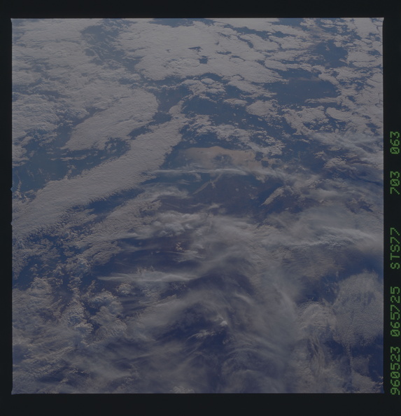 STS077-703-063.jpg