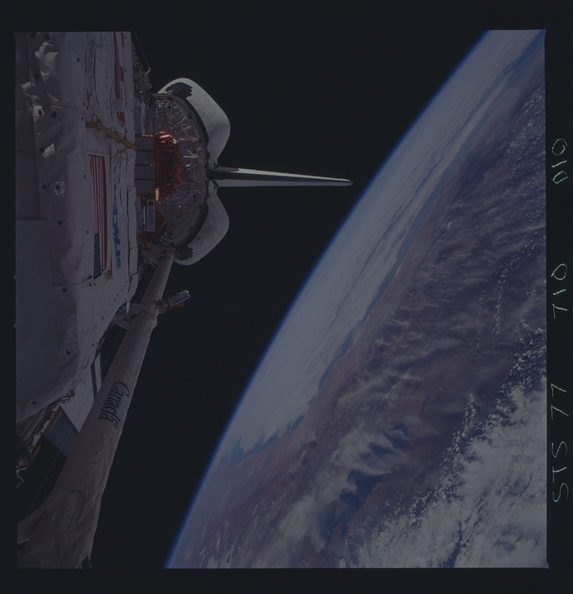 STS077-710-010.jpg