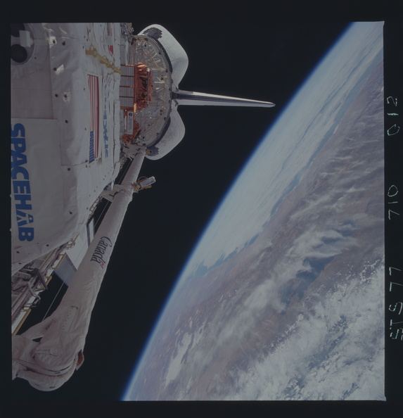 STS077-710-012.jpg