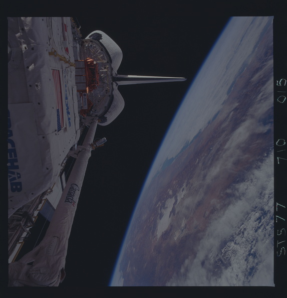 STS077-710-015.jpg
