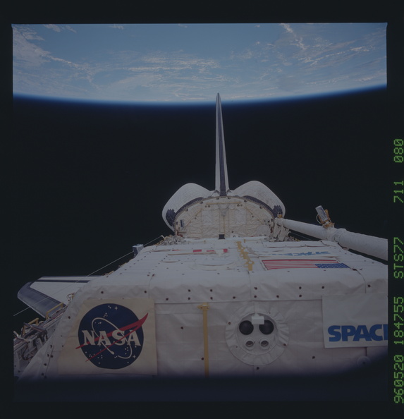 STS077-711-080.jpg