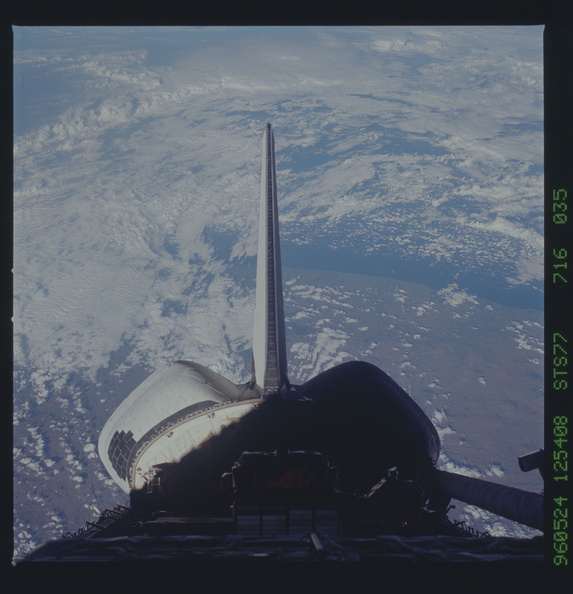 STS077-716-035.jpg