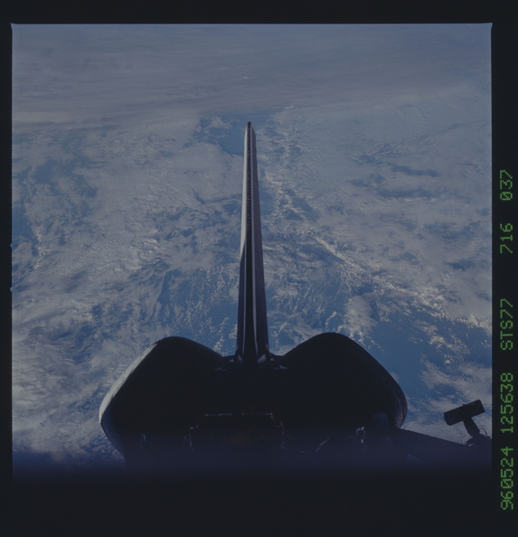 STS077-716-037.jpg