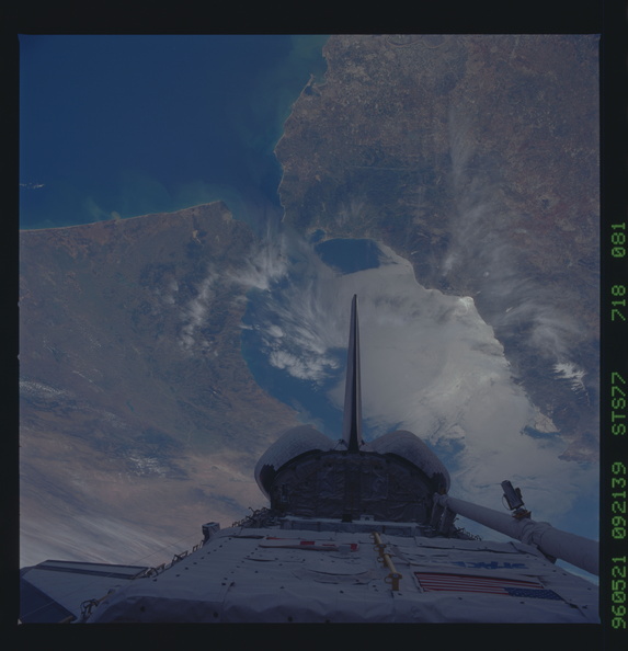 STS077-718-081.jpg