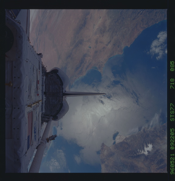 STS077-718-085.jpg