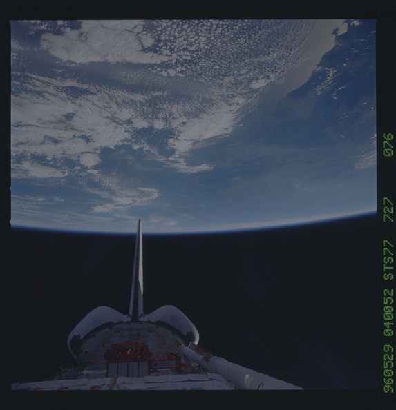 STS077-727-076.jpg