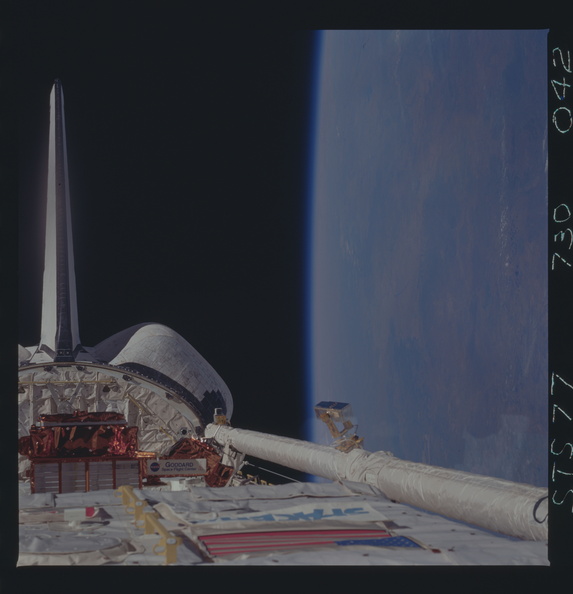 STS077-730-042.jpg