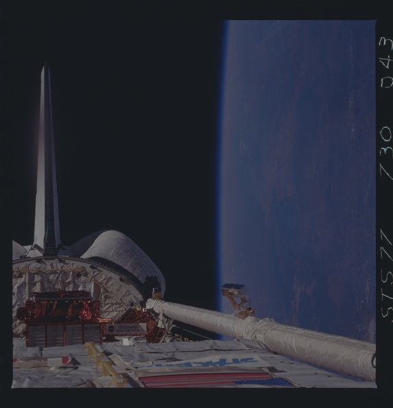 STS077-730-043.jpg