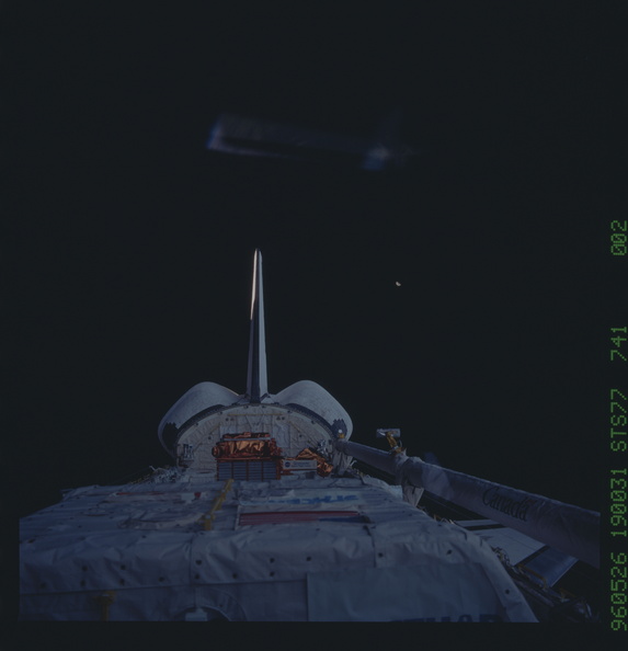 STS077-741-002.jpg