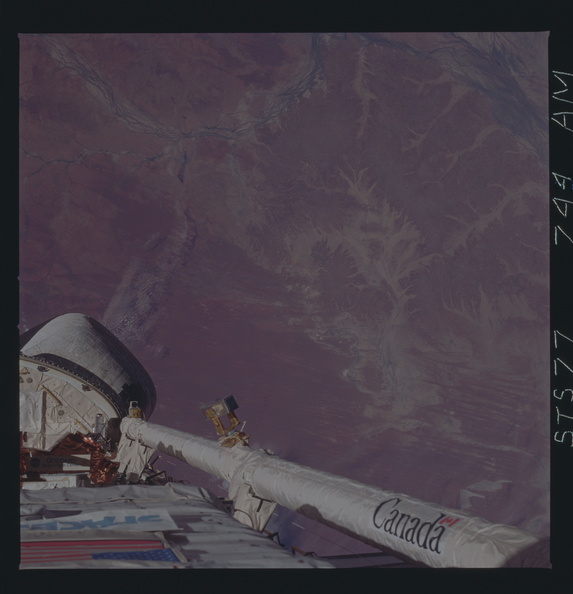 STS077-744-AM.jpg