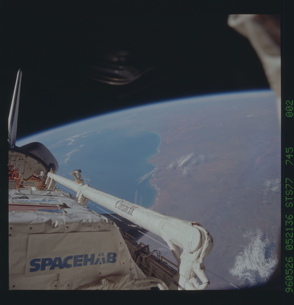STS077-745-002.jpg