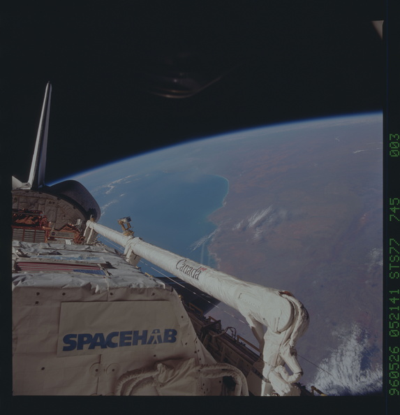 STS077-745-003.jpg