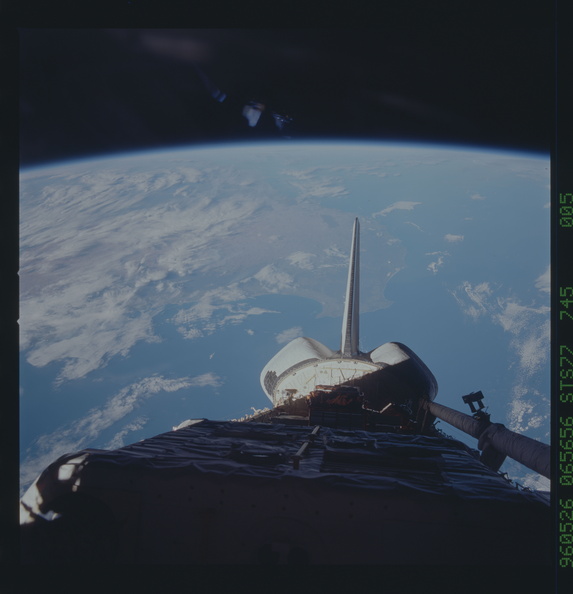 STS077-745-005.jpg