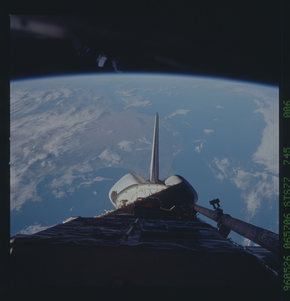 STS077-745-006.jpg