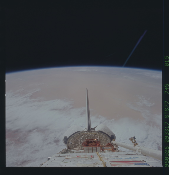 STS077-745-015.jpg