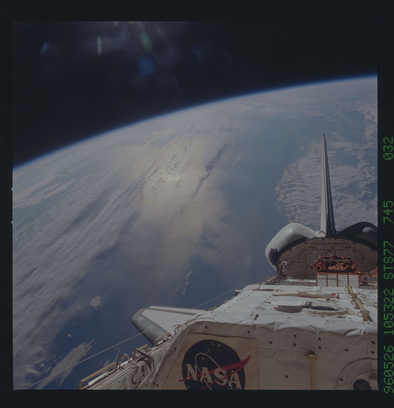 STS077-745-032.jpg