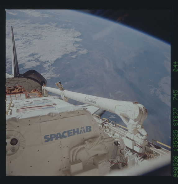 STS077-745-044.jpg