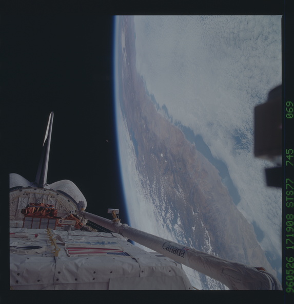 STS077-745-069.jpg