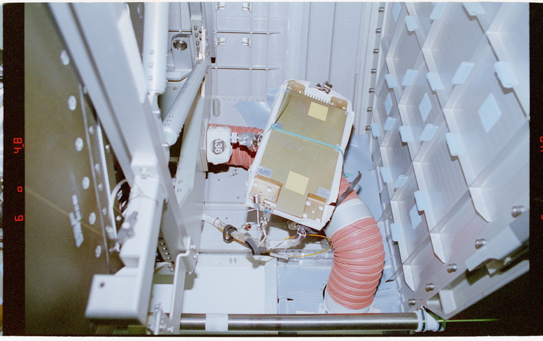 STS079-301-024.jpg
