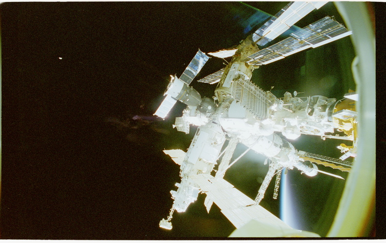 STS079-304-026.jpg