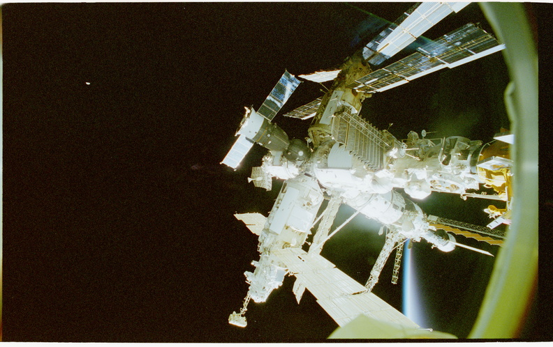 STS079-304-028.jpg