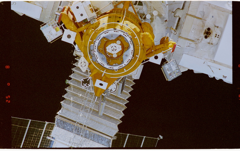 STS079-321-001.jpg