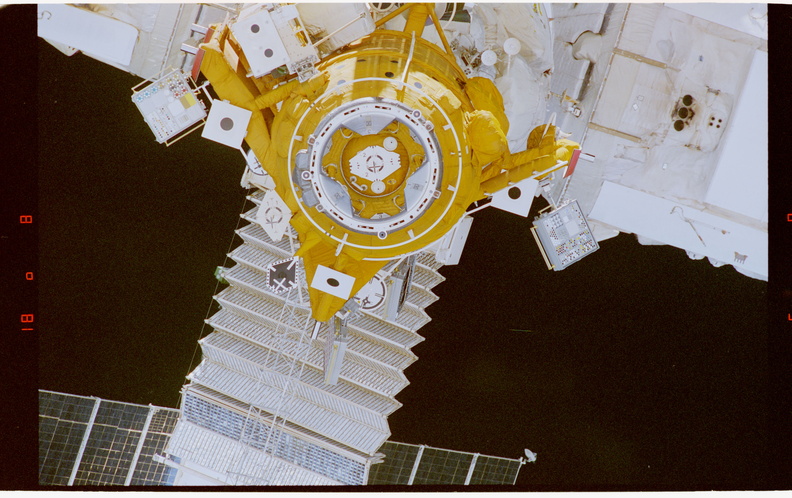 STS079-321-002.jpg