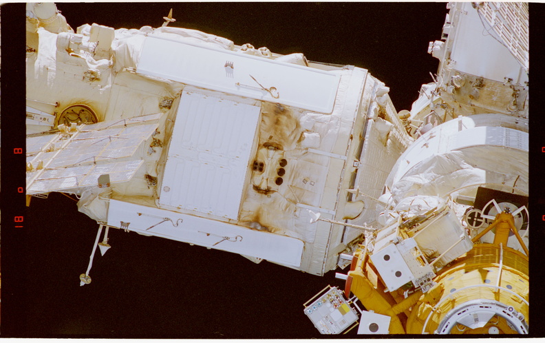 STS079-321-023.jpg