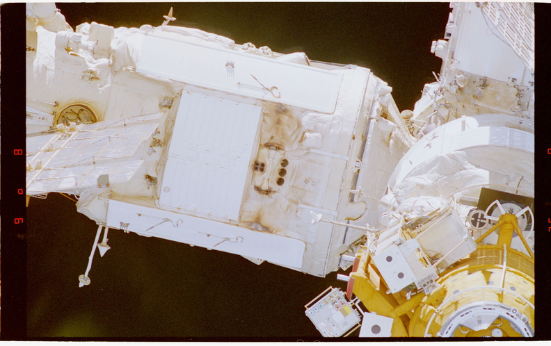 STS079-321-024.jpg