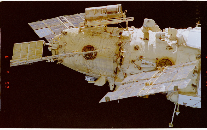 STS079-321-028.jpg