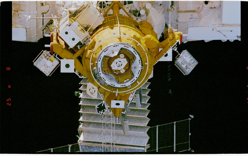 STS079-321-034.jpg