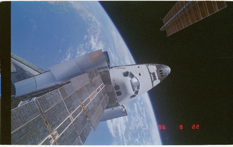STS079-322-009.jpg