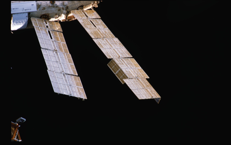 STS079-324-012.jpg