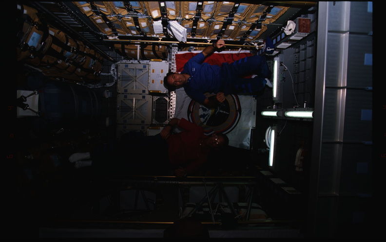STS079-326-009.jpg
