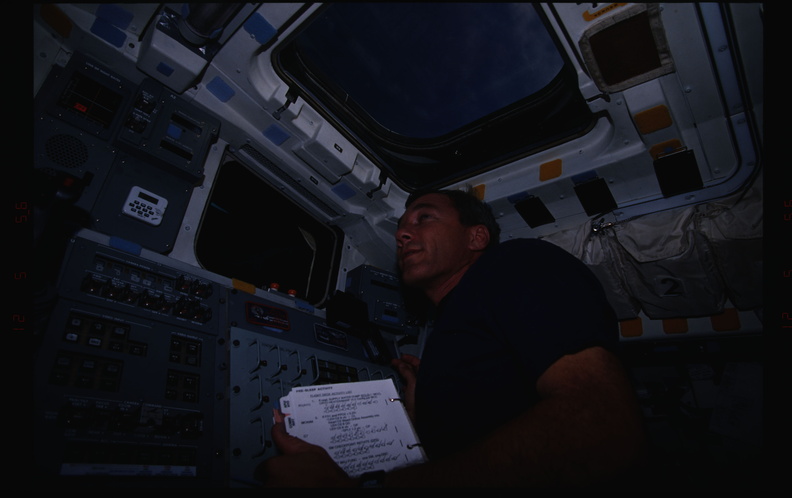 STS079-326-028.jpg