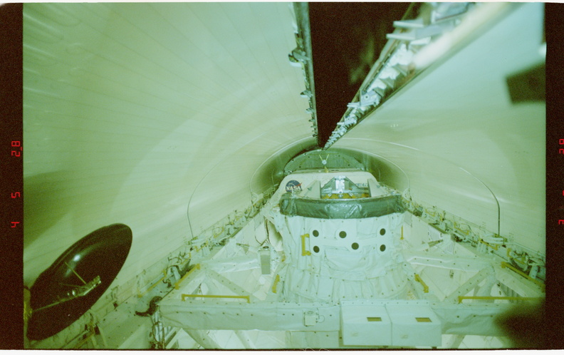 STS079-330-005.jpg