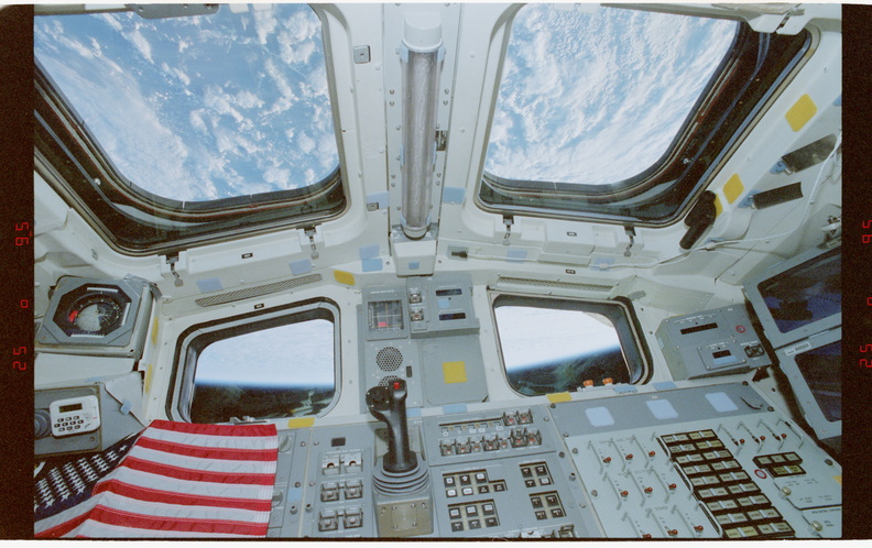 STS079-332-027.jpg