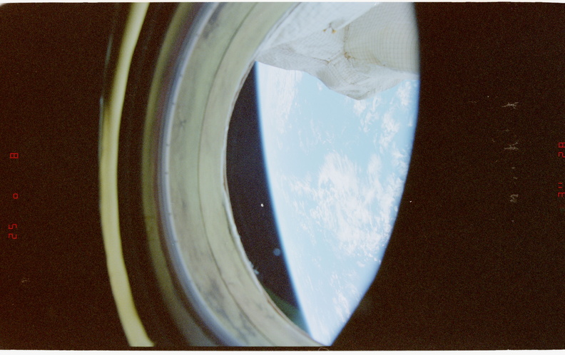 STS079-334-002.jpg