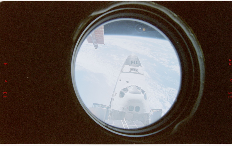 STS079-334-011.jpg