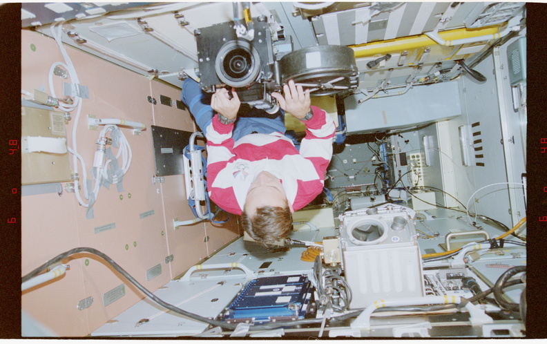 STS079-334-032.jpg