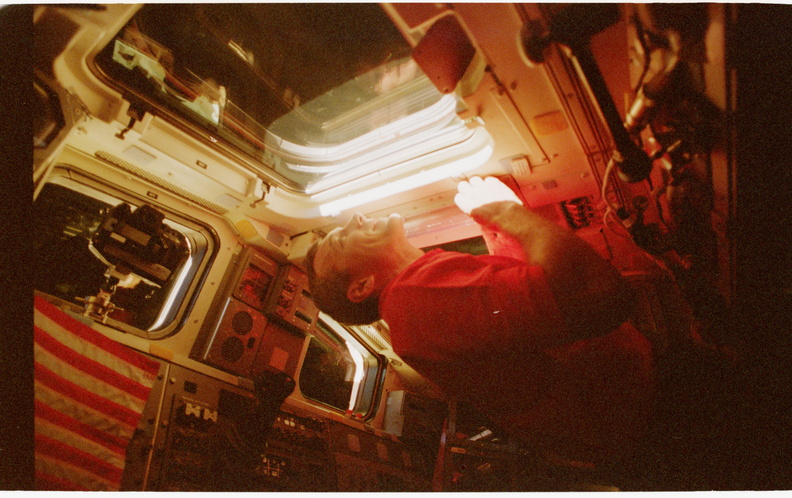 STS079-341-004.jpg