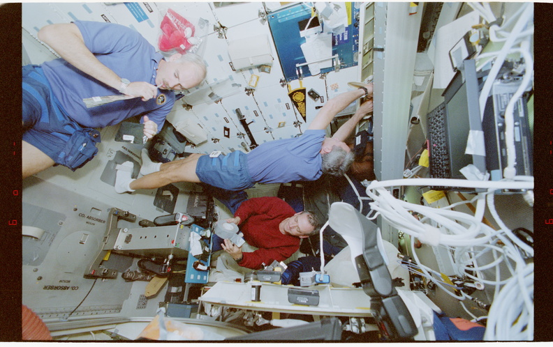 STS079-343-026.jpg