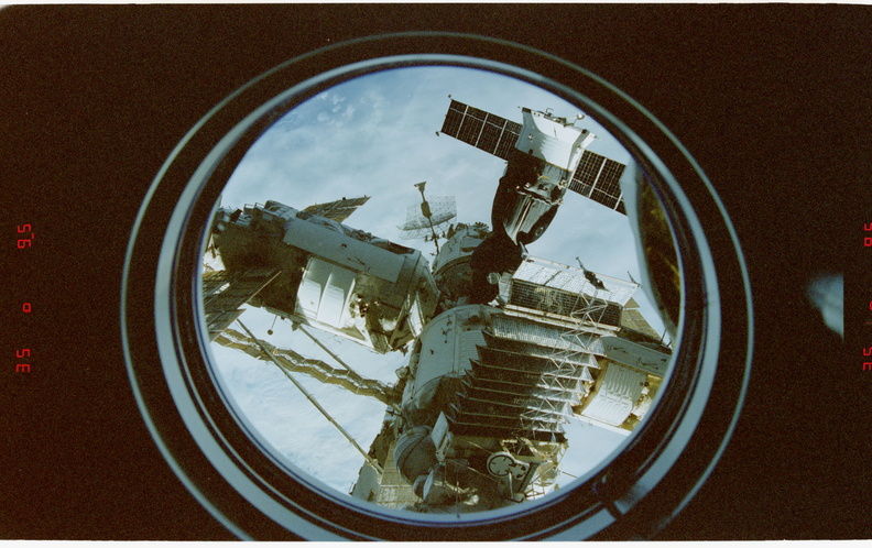 STS079-346-004.jpg