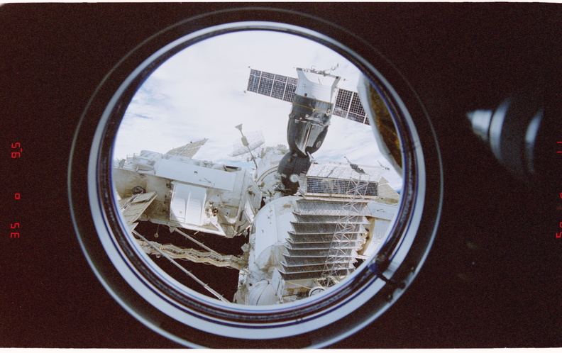 STS079-346-014.jpg