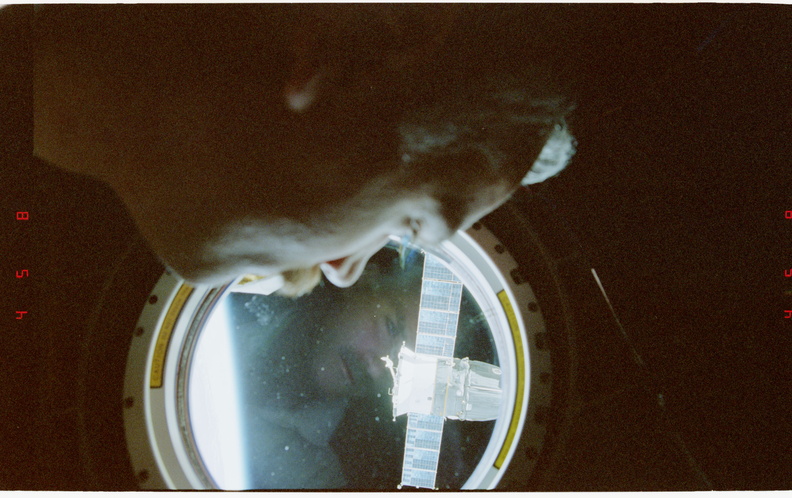 STS079-346-024.jpg
