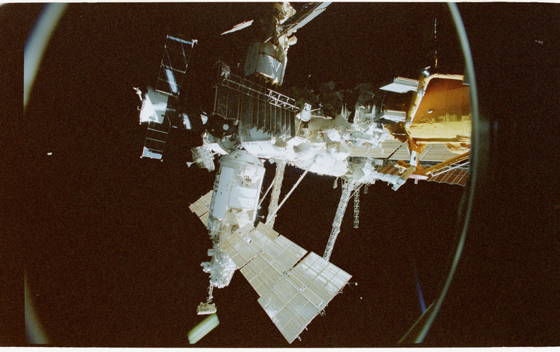 STS079-347-005.jpg
