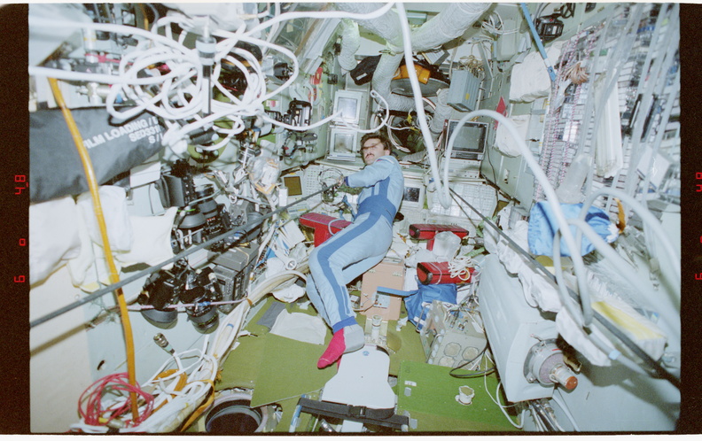 STS079-350-007.jpg