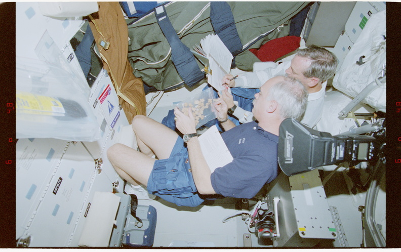 STS079-351-021.jpg