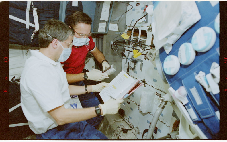 STS079-352-012.jpg