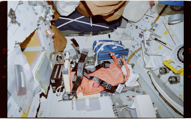 STS079-366-001.jpg